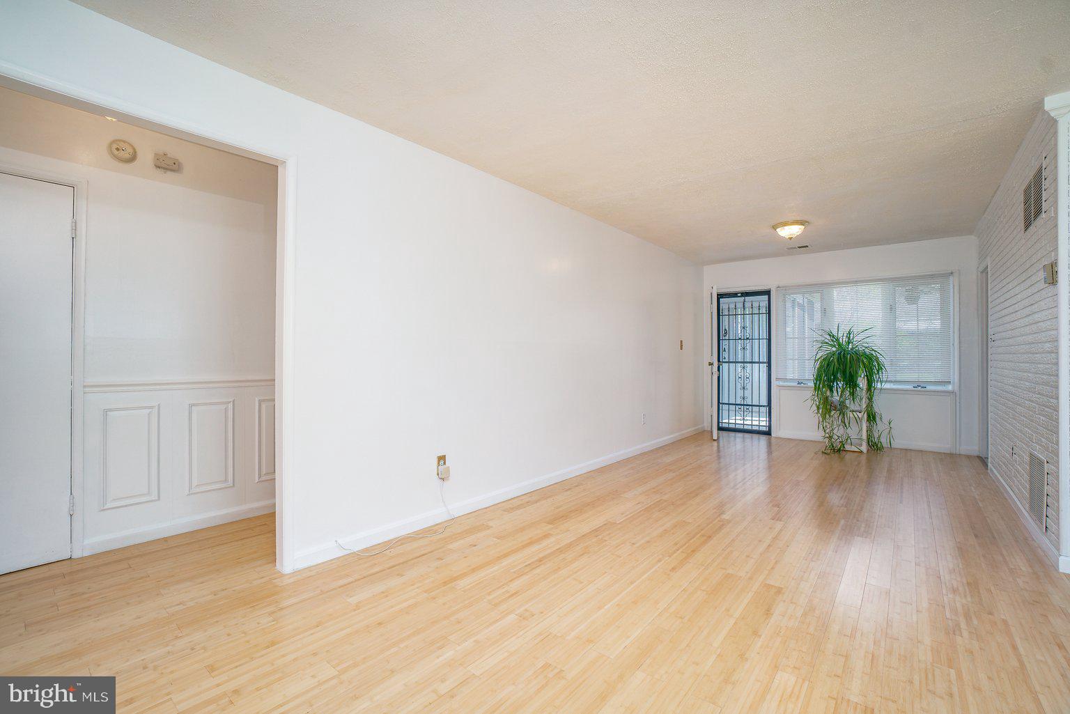 5922 Robindale Road Baltimore, MD 21228 - Photo 6 of 29 Dining area