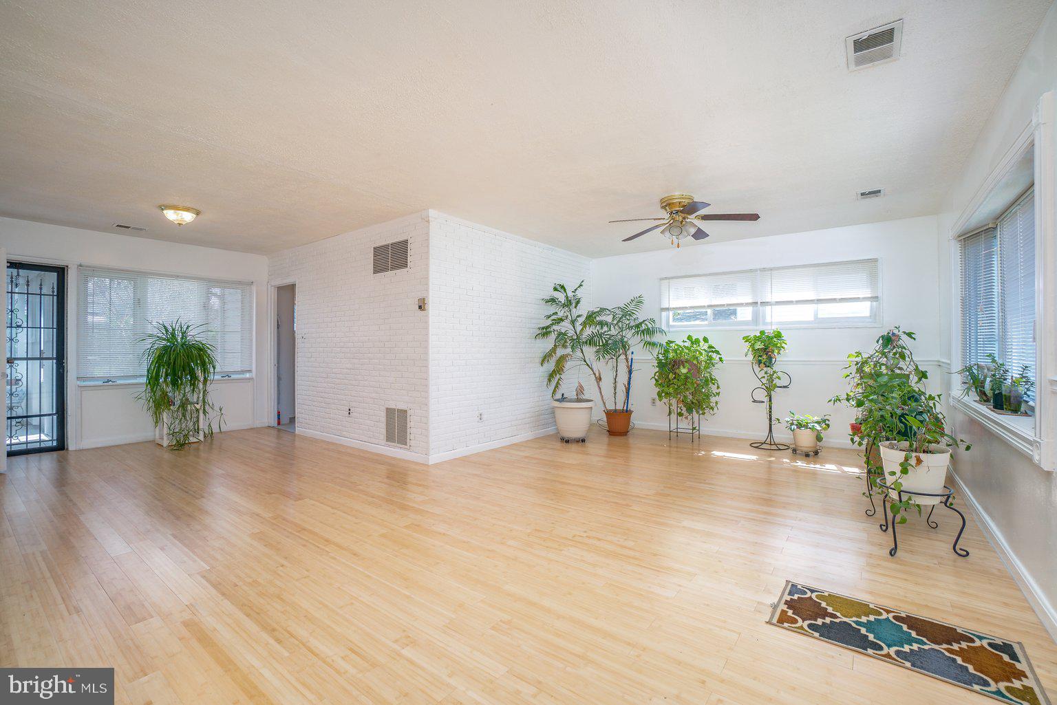 5922 Robindale Road Baltimore, MD 21228 - Photo 8 of 29 Living and Dining areas