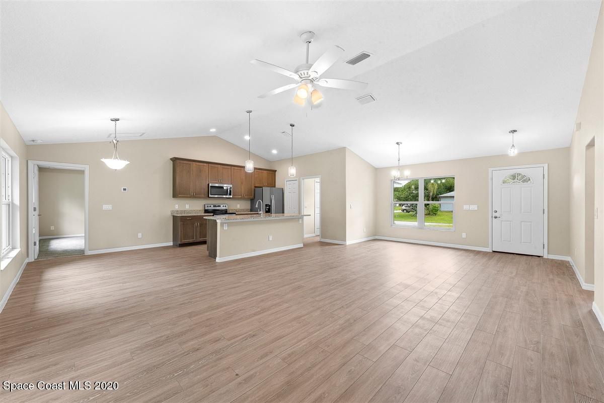 636 Alhambra Road Southeast Palm Bay, FL 32909 - Photo 4 of 32 sample