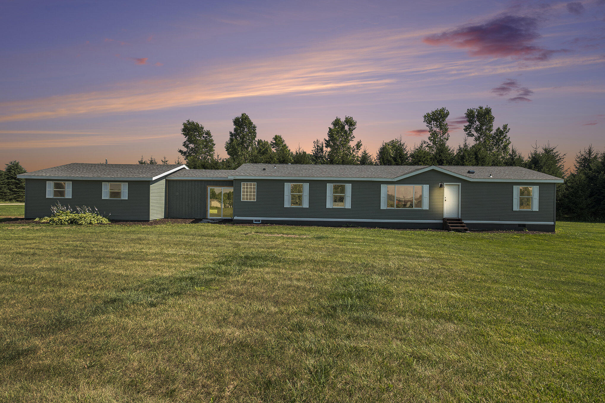 778 McKinch Drive Saranac, MI 48881 - Photo 2 of 28 001_dscf7896-twilight_578
