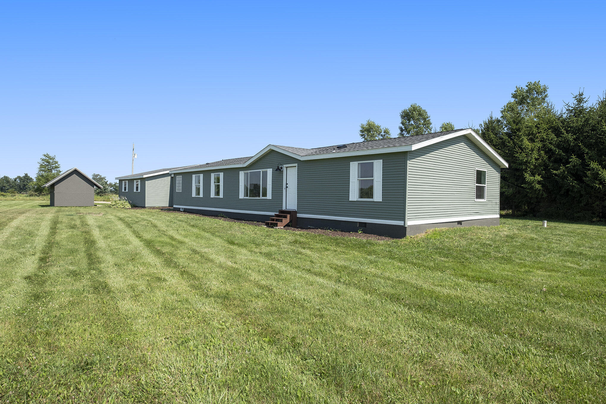 778 McKinch Drive Saranac, MI 48881 - Photo 4 of 28 002_dscf7895_654