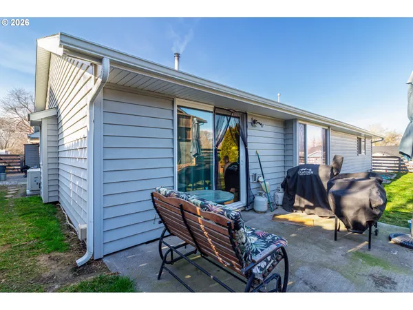 $424,900 | 305 Southeast 9th Drive, Hermiston, OR 97838