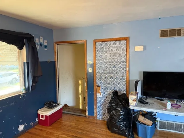 $132,500 | 14038 South Saginaw Avenue, Burnham, IL 60633