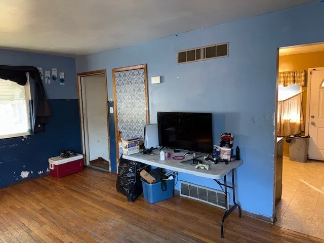 $132,500 | 14038 South Saginaw Avenue, Burnham, IL 60633