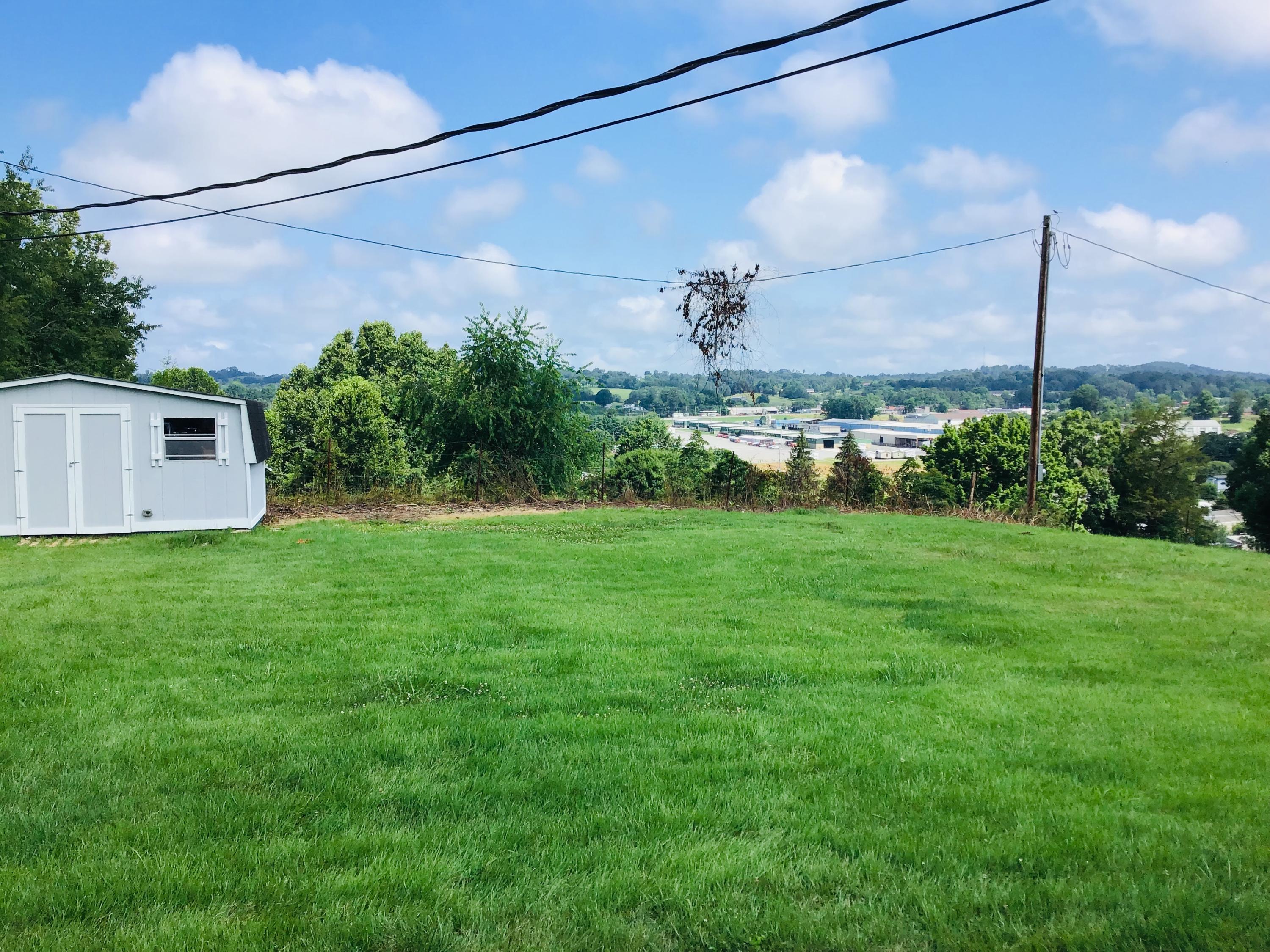 404 Russell Road South New Tazewell, TN 37825 - Photo 6 of 20 BB5AD95F-3243-4C4F-9004-8BC4625BC429