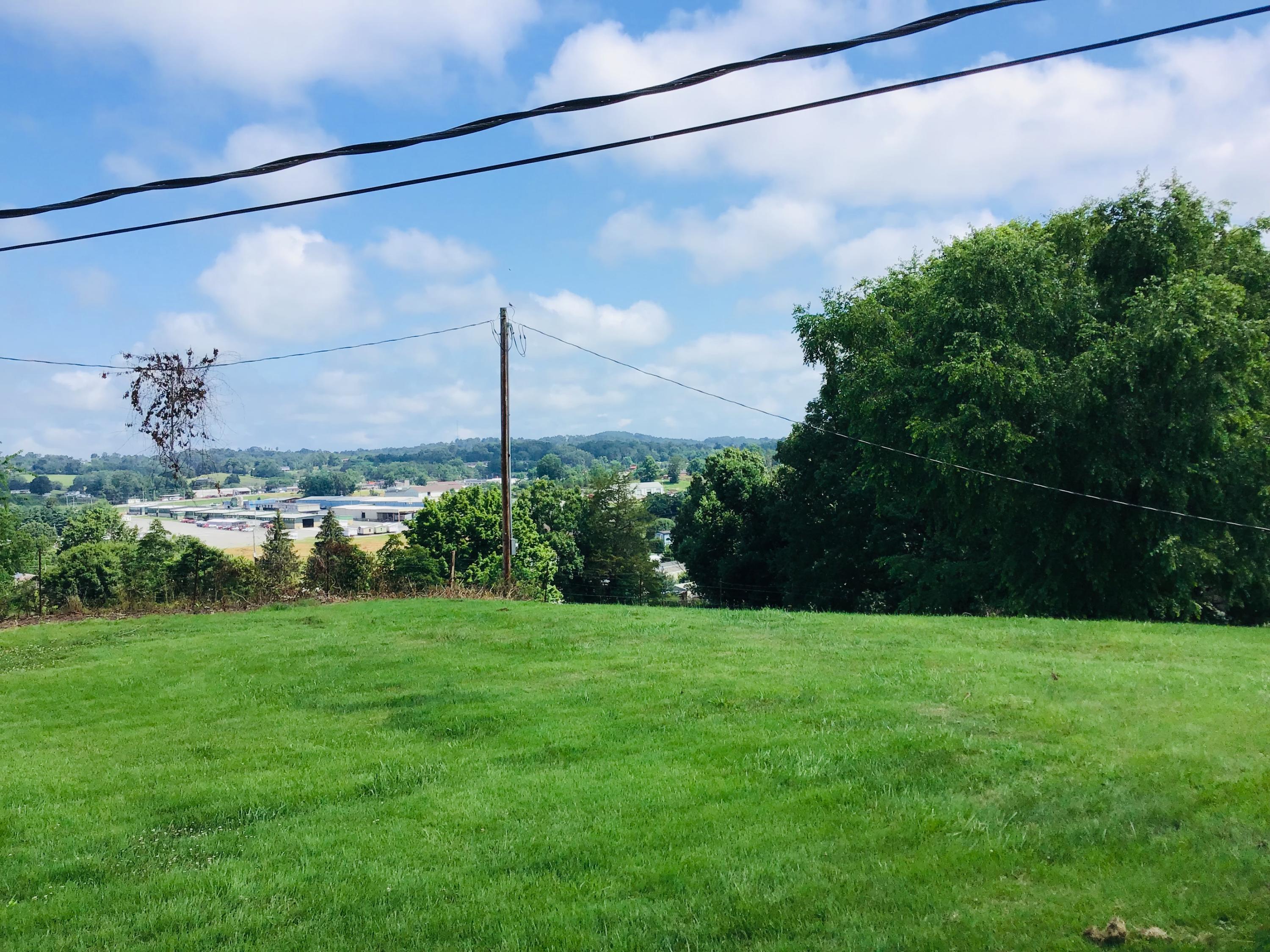 404 Russell Road South New Tazewell, TN 37825 - Photo 7 of 20 0DEDBDF7-2DB3-4F9A-8FAC-1266E6A03702