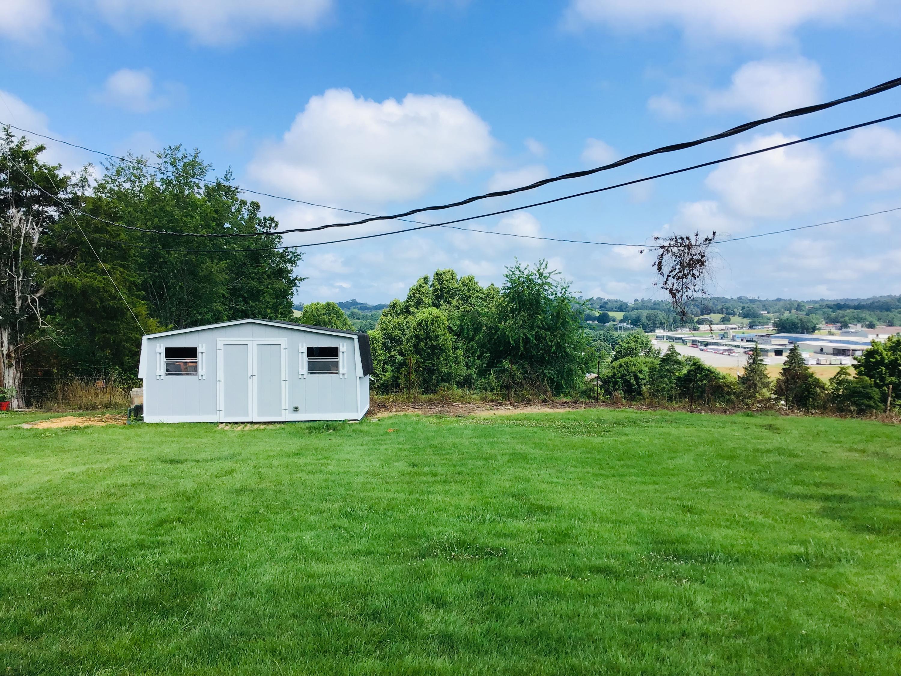 404 Russell Road South New Tazewell, TN 37825 - Photo 8 of 20 16981D15-C6ED-4DC0-9B32-317334C7A6F1