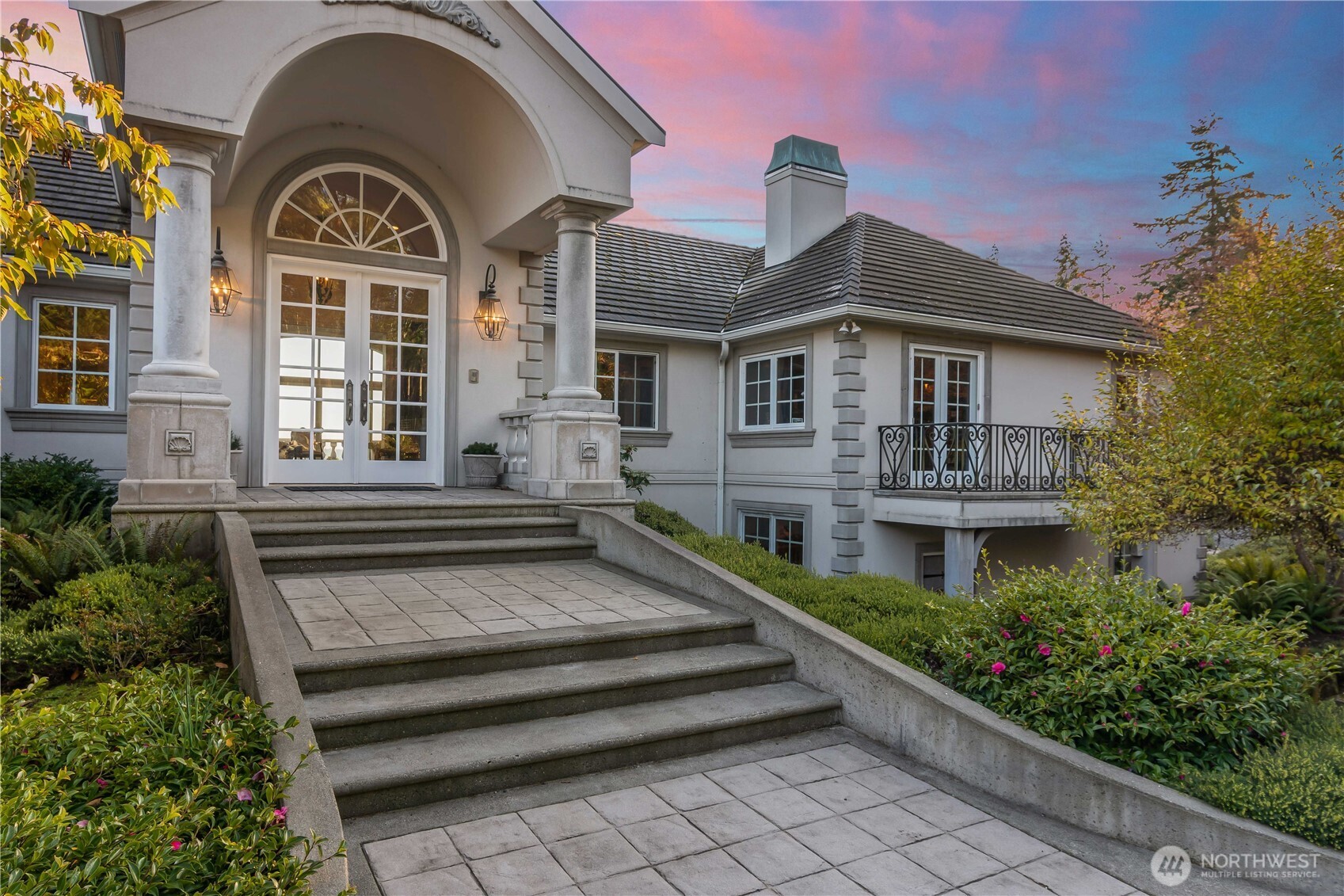 4205 Southwest Point Robinson Road Vashon, WA 98070 - Photo 7 of 40 Gallery Image 7