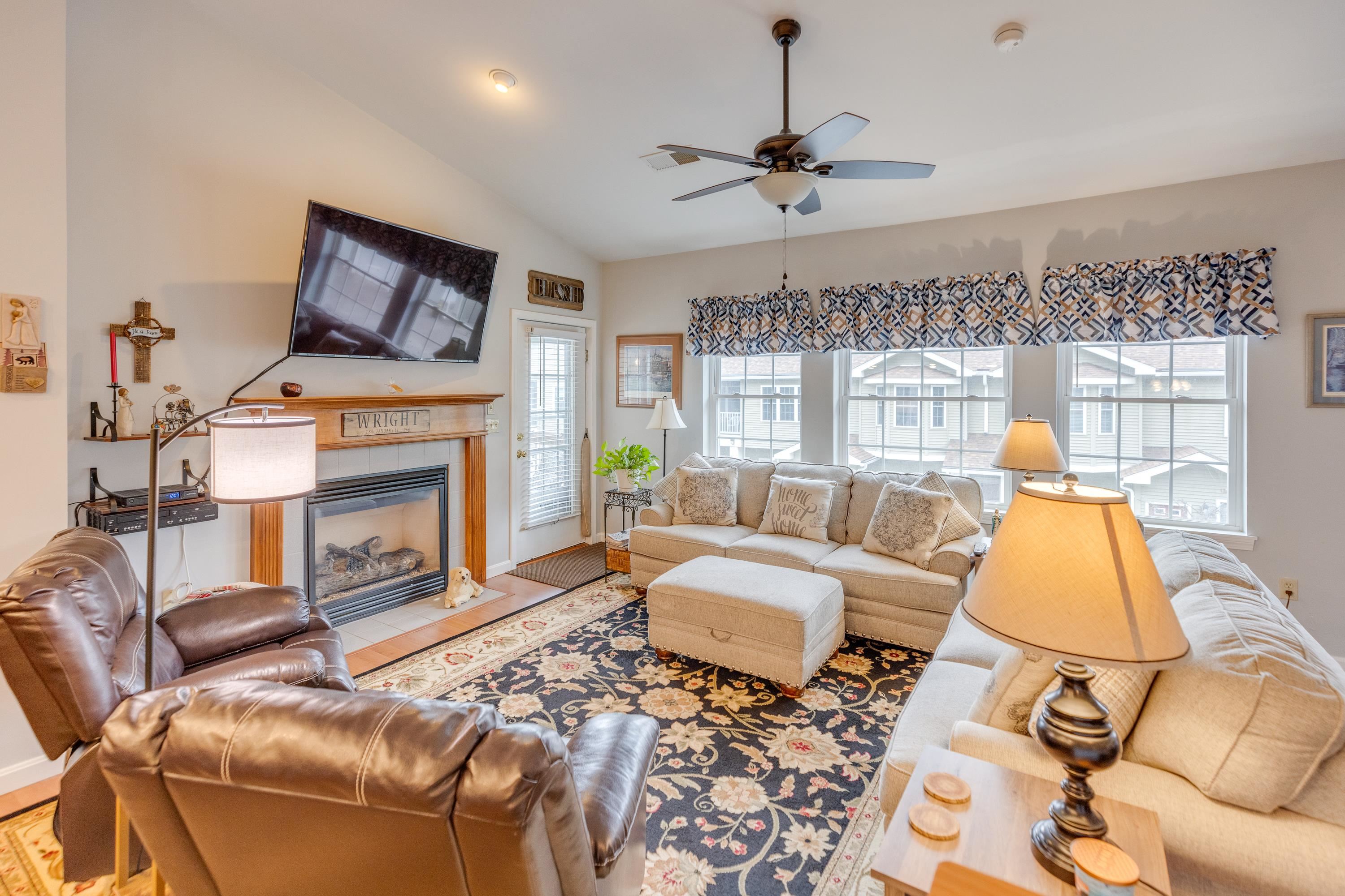 11 Blueberry Hill Road, Unit 3 Plymouth, NH 03264 - Photo 4 of 42