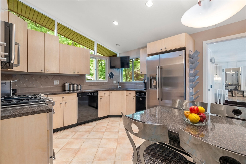 9 Indian Ridge Road Natick, MA 01760 - Photo 9 of 29 Gallery Image 9