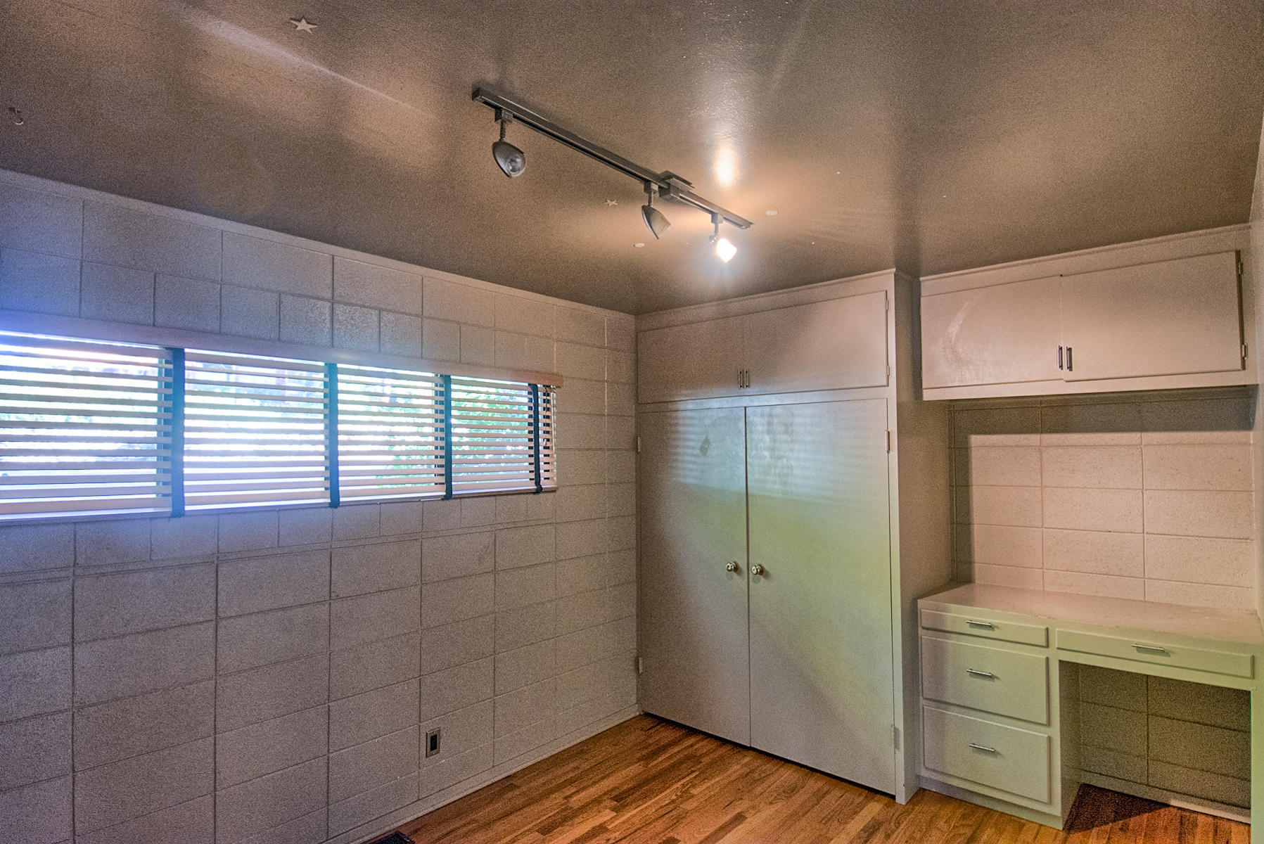 1635 Barbara Road Redding, CA 96003 - Photo 14 of 27 barbara-117