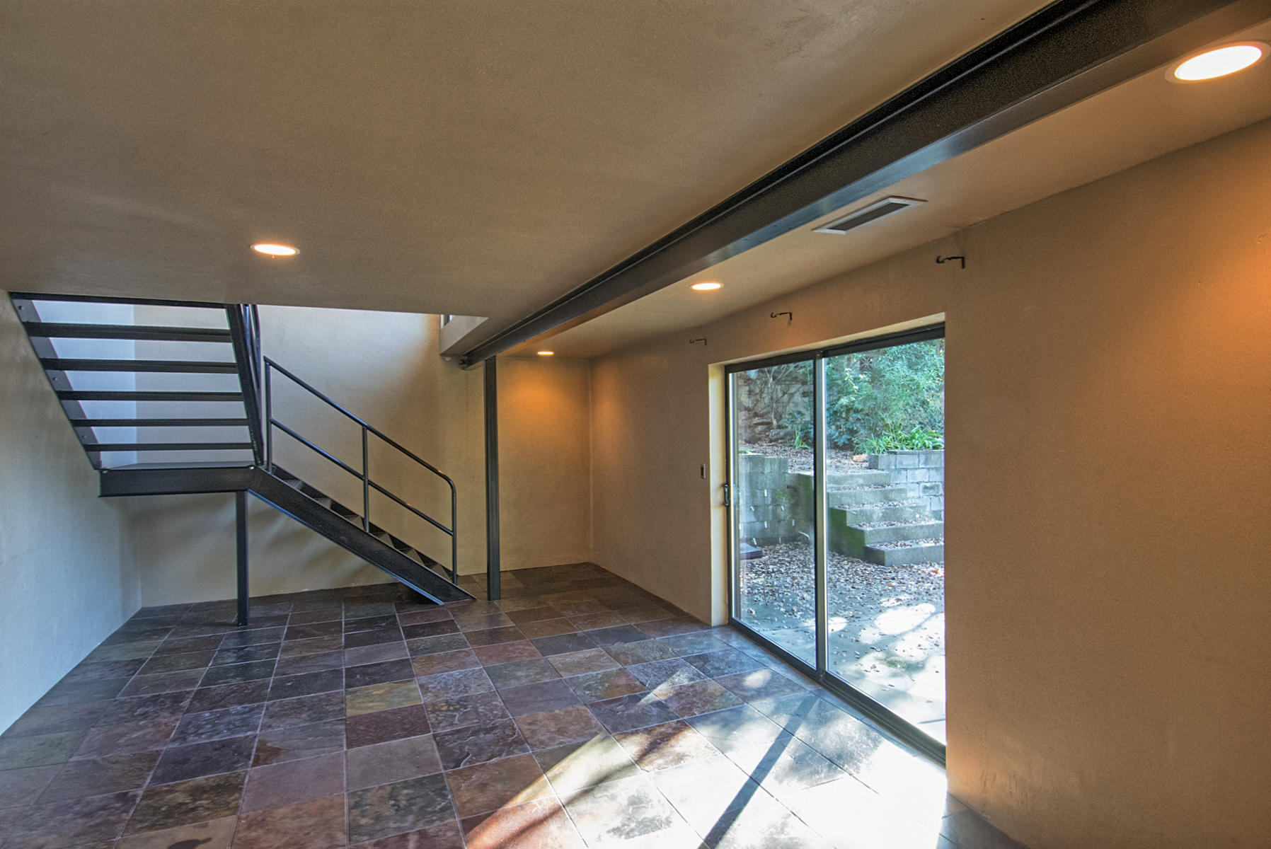 1635 Barbara Road Redding, CA 96003 - Photo 21 of 27 barbara-132