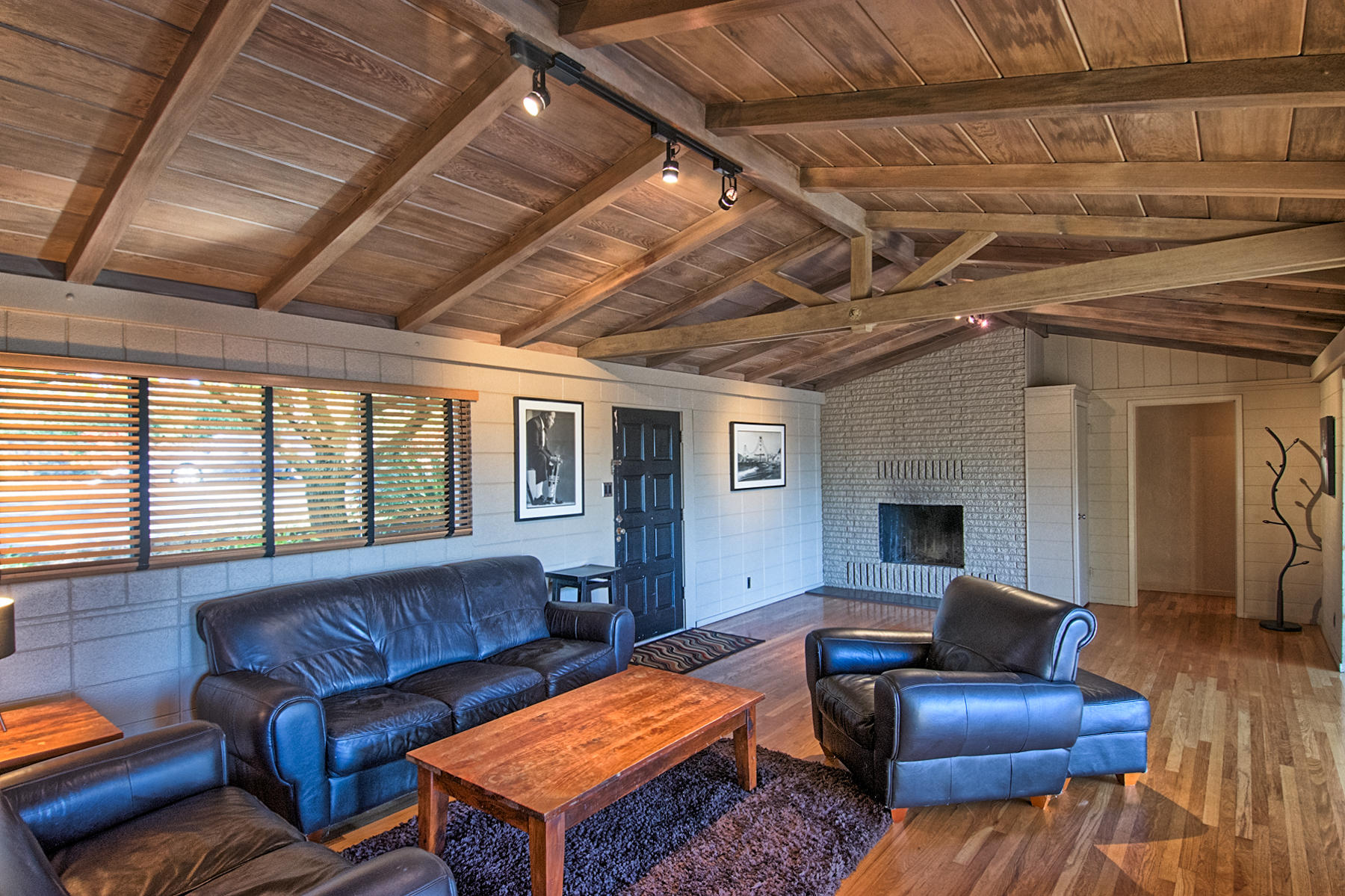 1635 Barbara Road Redding, CA 96003 - Photo 5 of 27 barbara-105