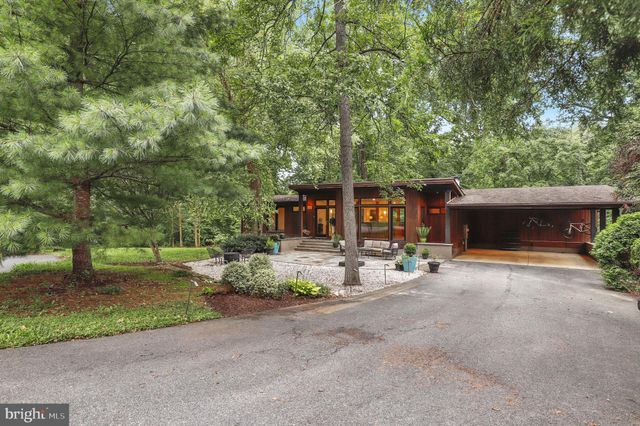 $1,850,000 | 6921 Ayr Lane, Bethesda, MD 20817
