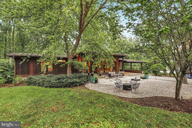 $1,850,000 | 6921 Ayr Lane, Bethesda, MD 20817