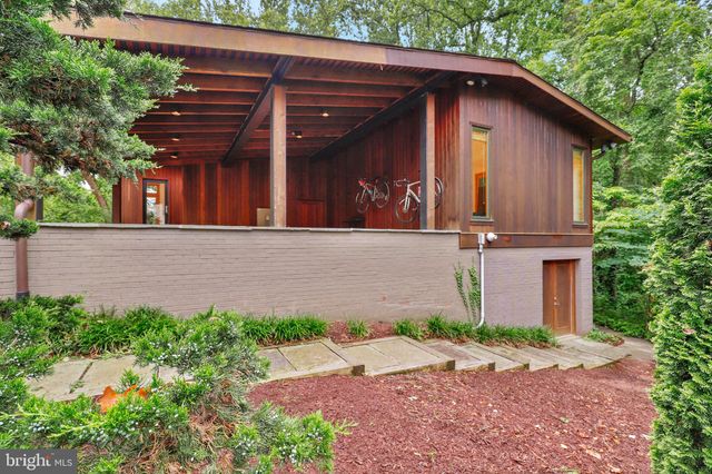 $1,850,000 | 6921 Ayr Lane, Bethesda, MD 20817