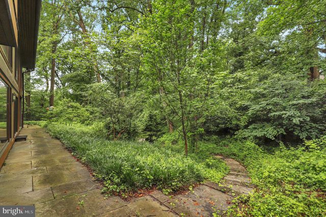 $1,850,000 | 6921 Ayr Lane, Bethesda, MD 20817