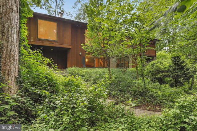 $1,850,000 | 6921 Ayr Lane, Bethesda, MD 20817