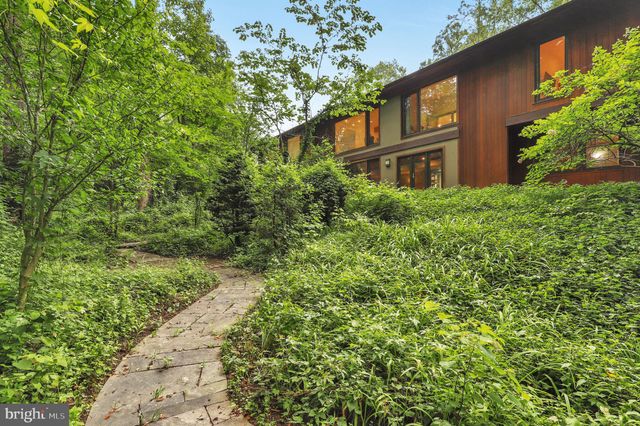 $1,850,000 | 6921 Ayr Lane, Bethesda, MD 20817