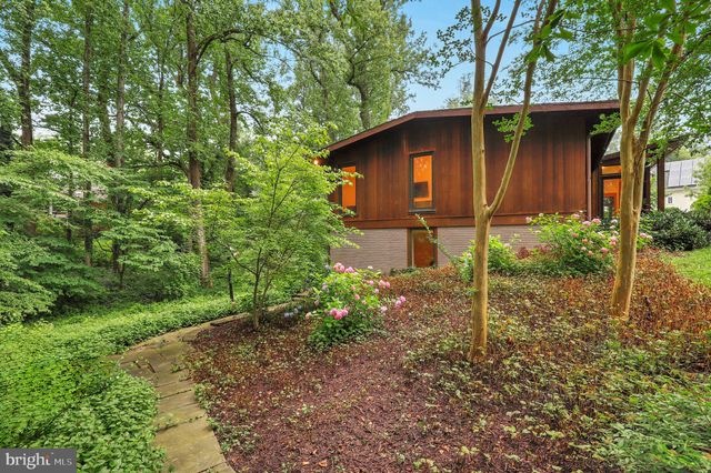 $1,850,000 | 6921 Ayr Lane, Bethesda, MD 20817