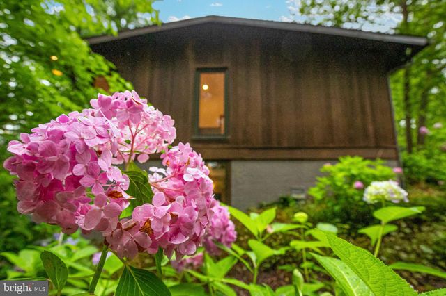 $1,850,000 | 6921 Ayr Lane, Bethesda, MD 20817