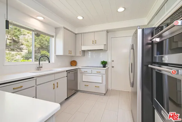 $2,800,000 | 1053 Maroney Lane, Pacific Palisades, CA 90272