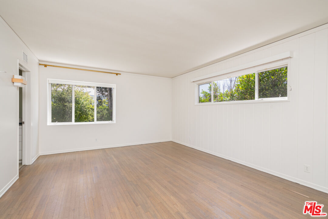 1053 Maroney Lane Pacific Palisades, CA 90272 - Photo 13 of 23