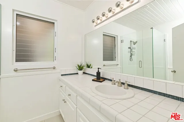 $2,800,000 | 1053 Maroney Lane, Pacific Palisades, CA 90272