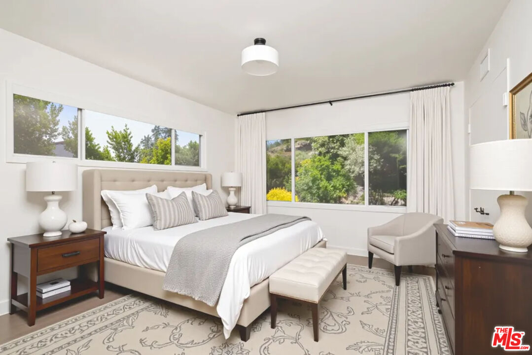 1053 Maroney Lane Pacific Palisades, CA 90272 - Photo 15 of 23