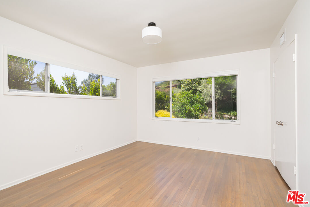 1053 Maroney Lane Pacific Palisades, CA 90272 - Photo 16 of 23