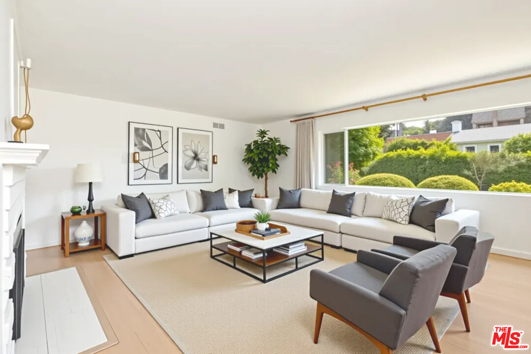 1053 Maroney Lane Pacific Palisades, CA 90272 - Photo 3 of 23