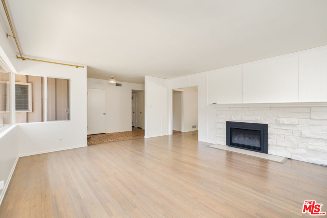 1053 Maroney Lane Pacific Palisades, CA 90272 - Photo 6 of 23