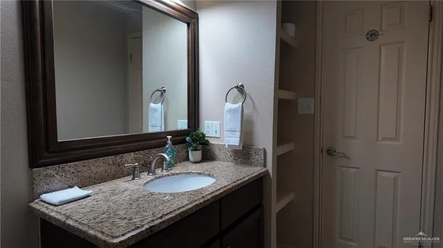 $1,500 | 1809 Highland Park Avenue, Mission, TX 78572