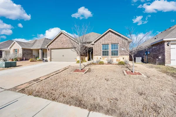 $324,999 | 1200 Fairbanks Drive, Ennis, TX 75119