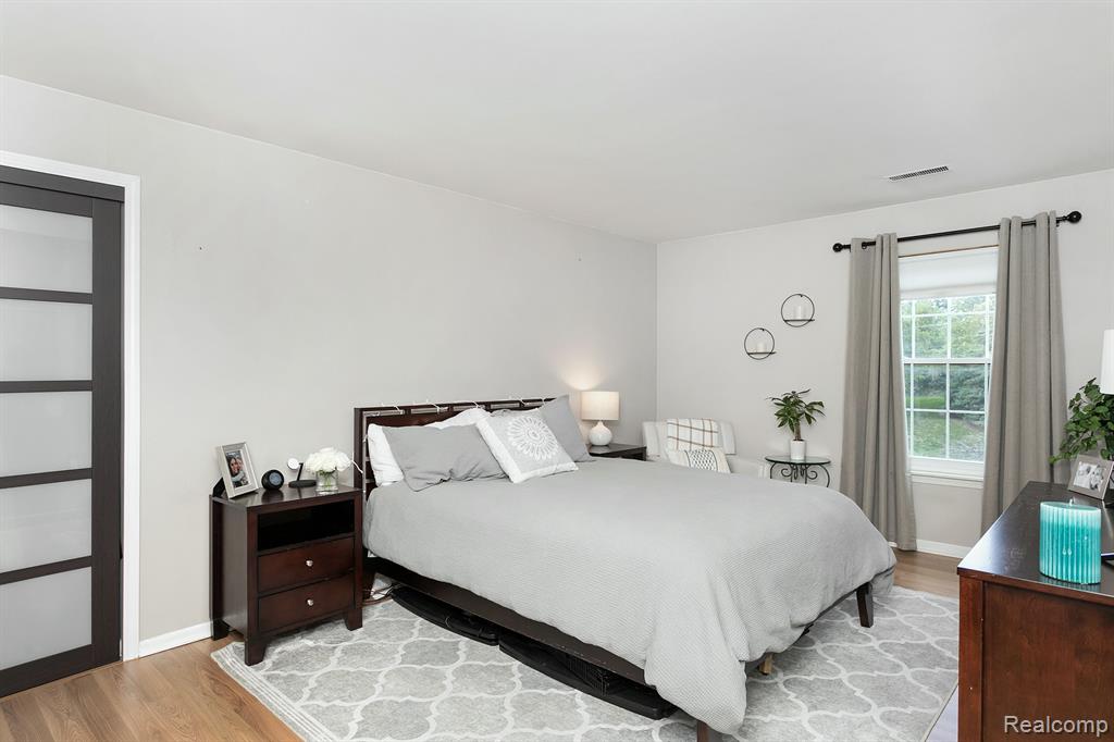 1665 Huntington Park, Unit F Rochester Hills, MI 48309 - Photo 16 of 34