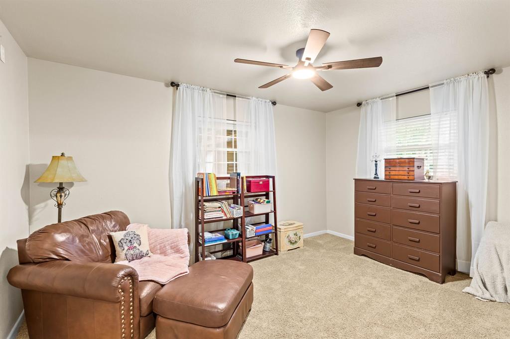 934 North Maple Street Muenster, TX 76252 - Photo 20 of 39 a living room with furniture and decor