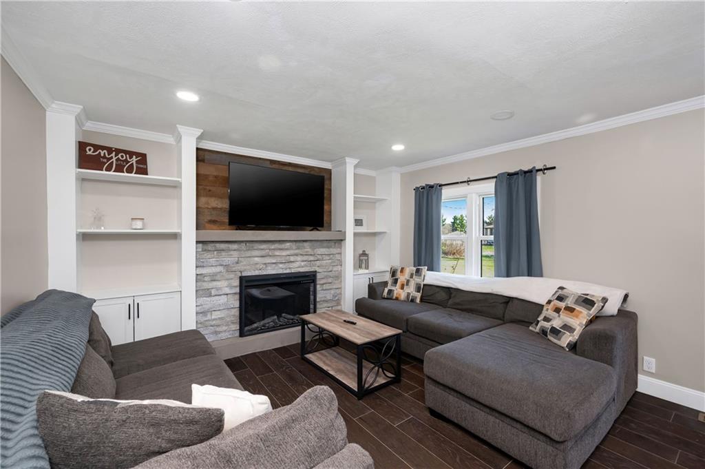 431 Sunset Drive Butler, PA 16001 - Photo 4 of 28