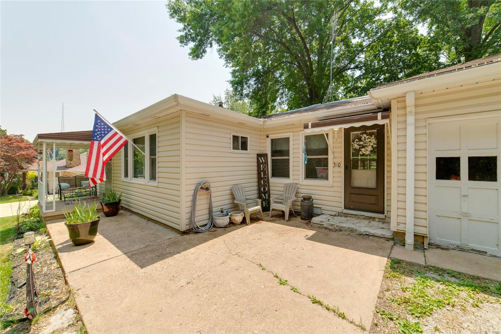 310 Cliff Cave Road St. Louis, MO 63129 - Photo 2 of 39