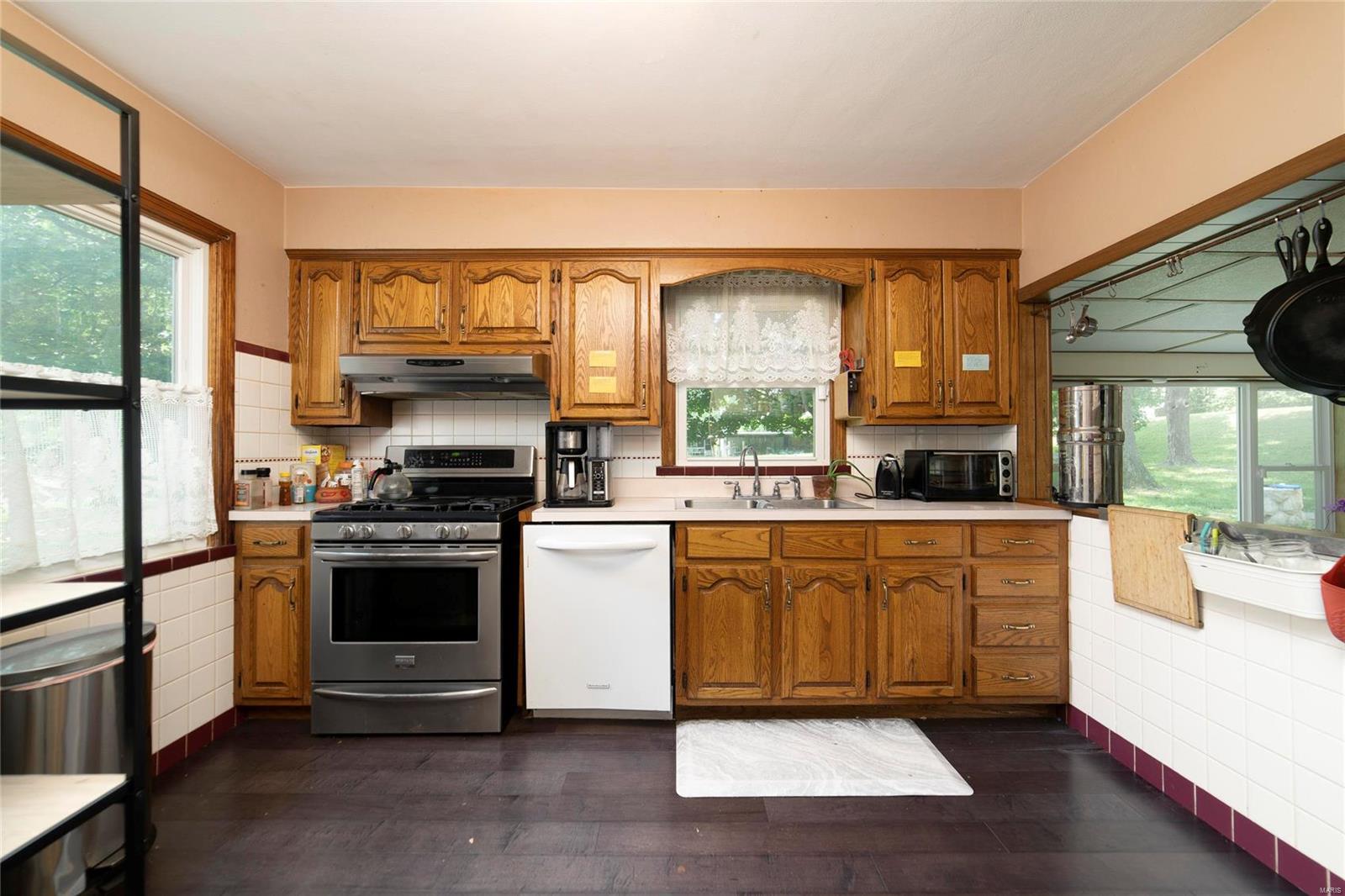 310 Cliff Cave Road St. Louis, MO 63129 - Photo 8 of 39