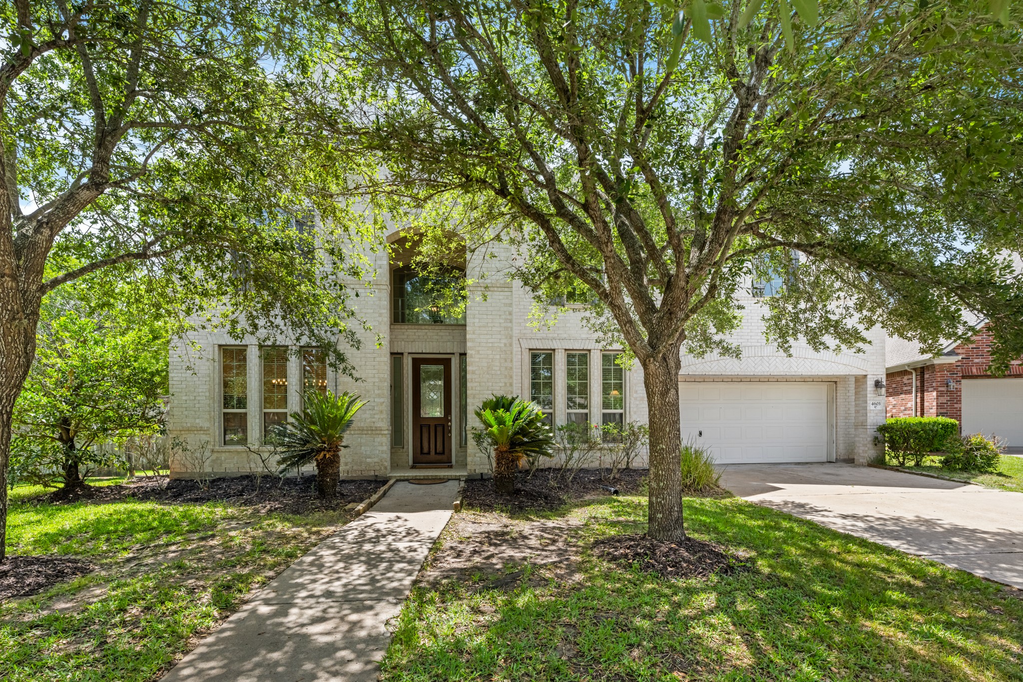 4603 Red Hawk Court Sugar Land, TX 77479 - Photo 45 of 50 front view of a house with a yard