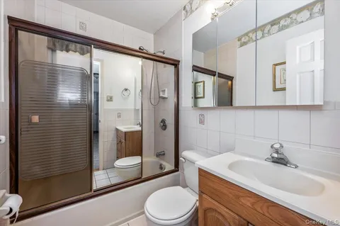 $869,000 | 593 Pearl Street, Oceanside, NY 11572