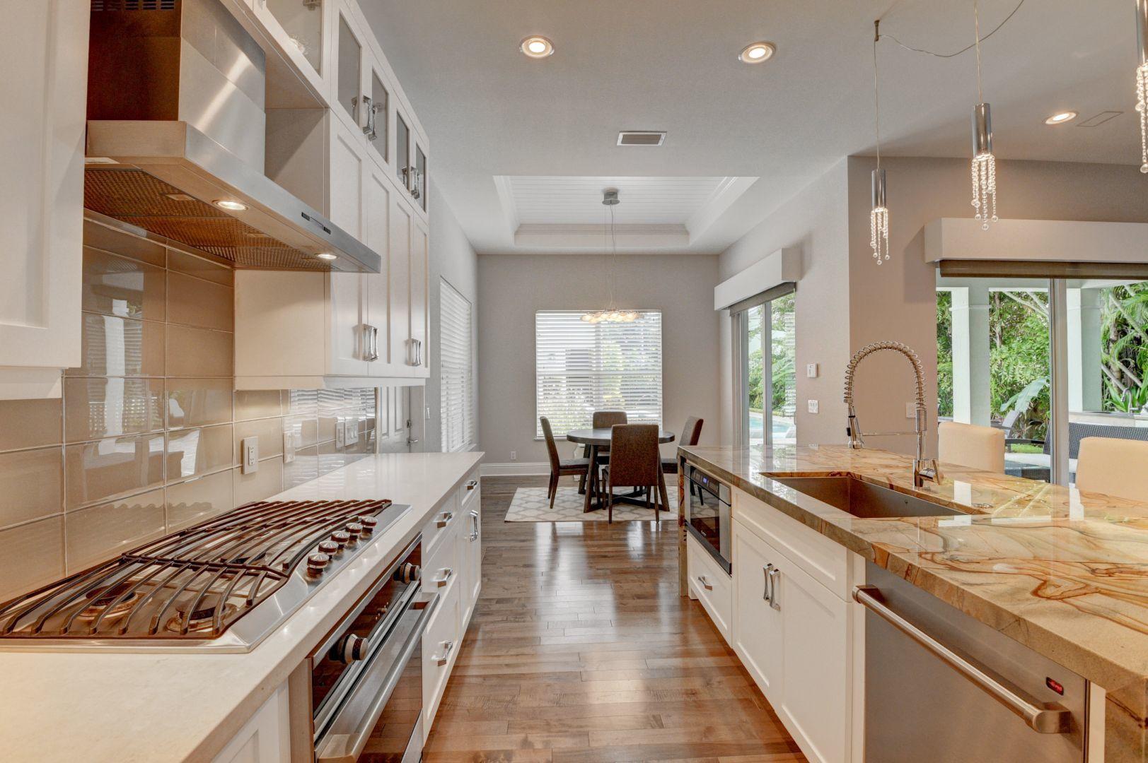 211 Northwest 10th Street Boca Raton, FL 33432 - Photo 11 of 43 Kitchen/Brkfst Seating