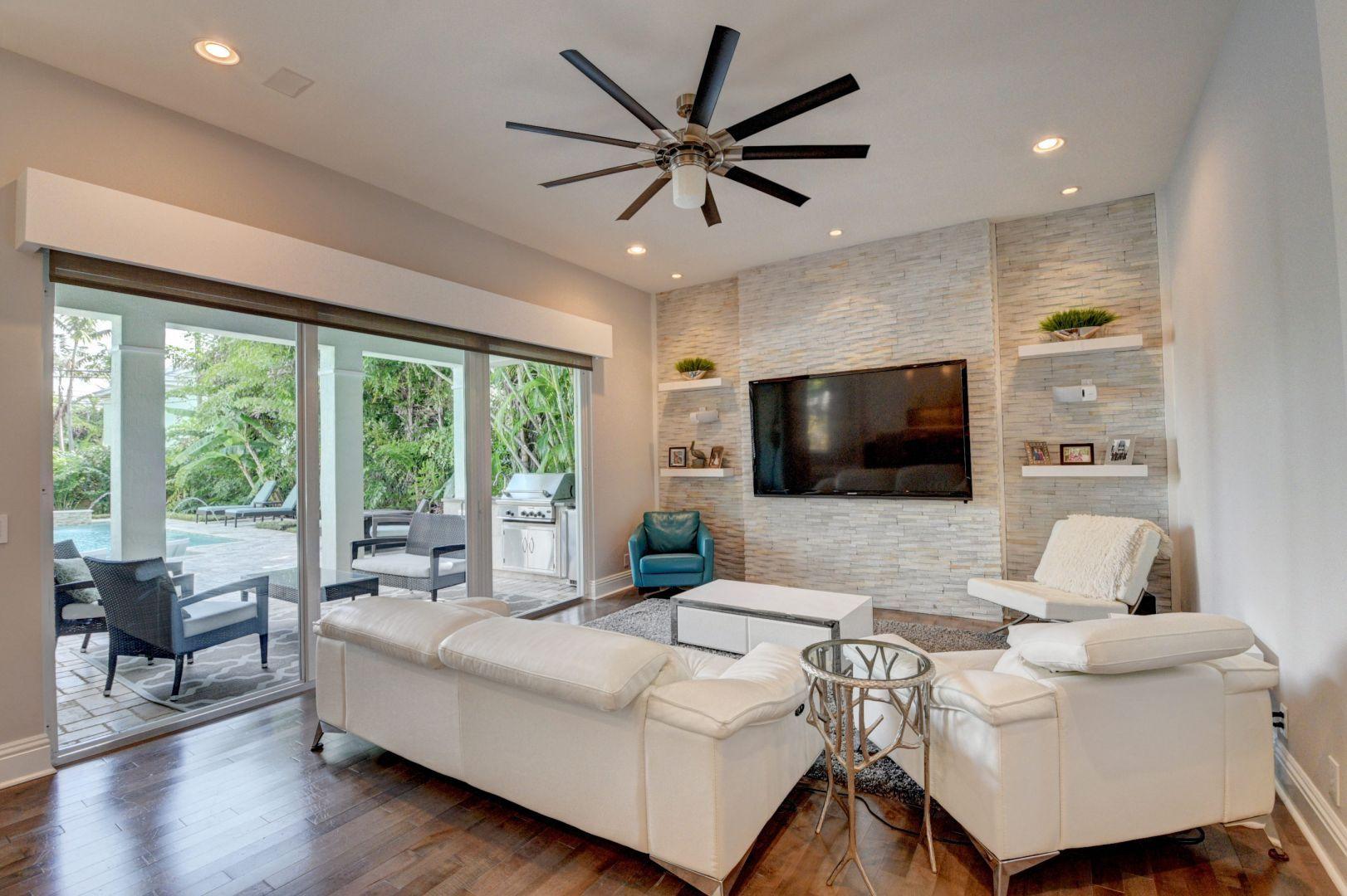 211 Northwest 10th Street Boca Raton, FL 33432 - Photo 14 of 43 Family Room