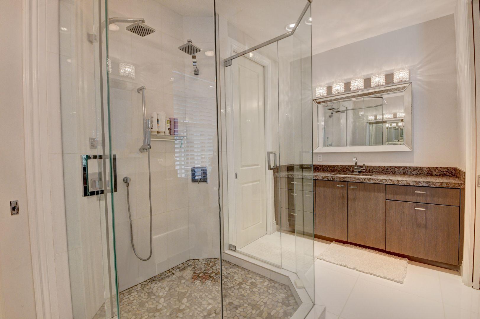 211 Northwest 10th Street Boca Raton, FL 33432 - Photo 21 of 43 Master Bath