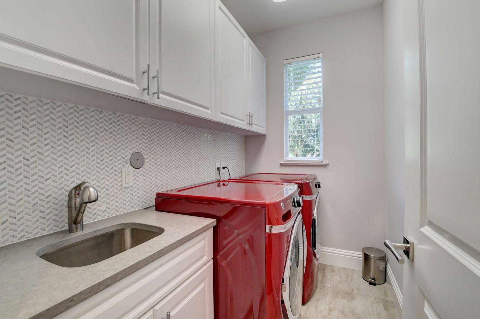 211 Northwest 10th Street Boca Raton, FL 33432 - Photo 27 of 43 Utility/Laundry Room