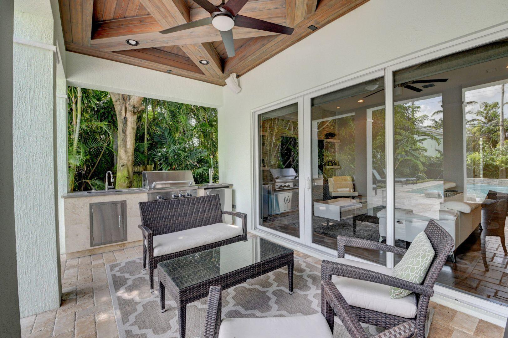 211 Northwest 10th Street Boca Raton, FL 33432 - Photo 38 of 43 Patio Seating