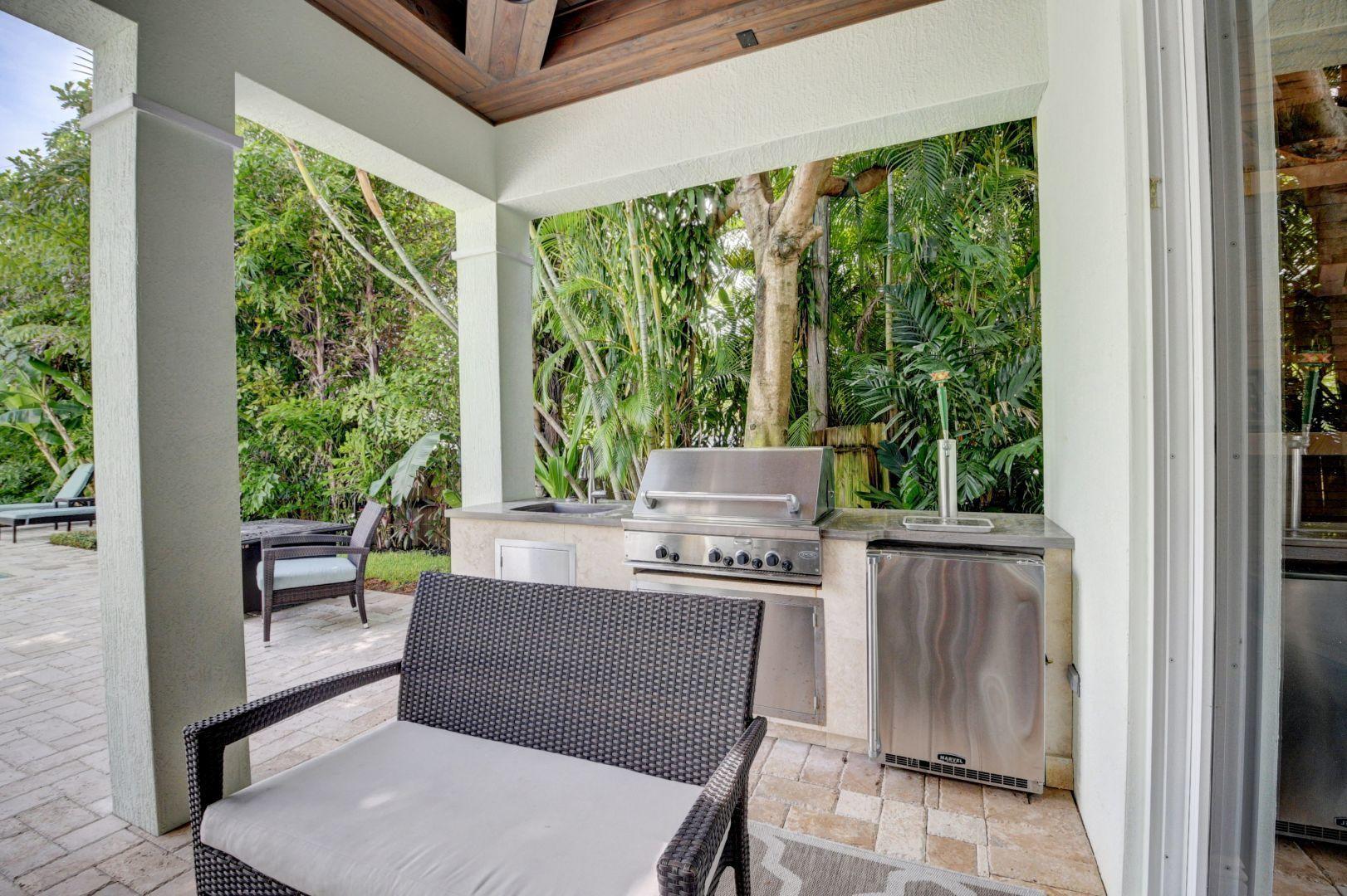 211 Northwest 10th Street Boca Raton, FL 33432 - Photo 39 of 43 Summer Kitchen