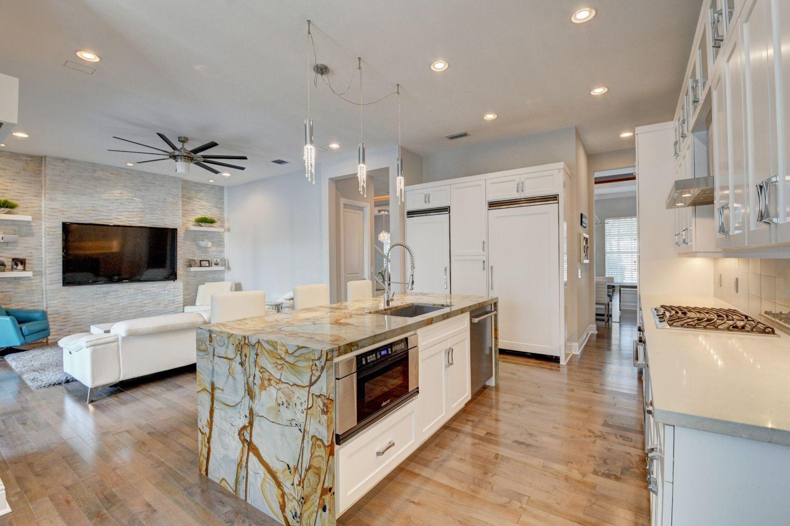 211 Northwest 10th Street Boca Raton, FL 33432 - Photo 10 of 43 Kitchen