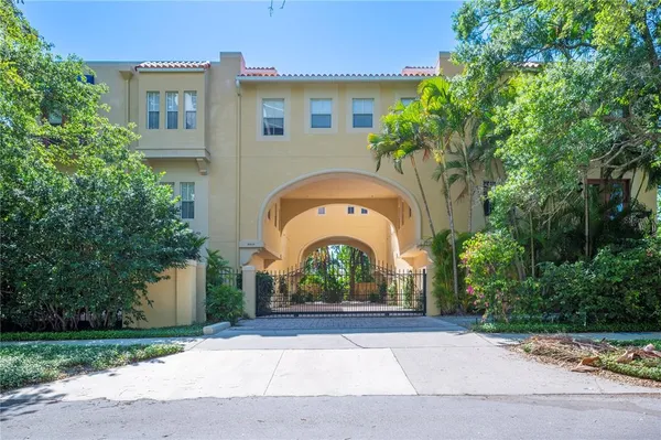 $4,600 | 3010 West Stovall Street, Unit B, Tampa, FL 33629