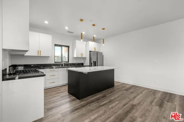 $6,995 | 1920 South Sherbourne Drive, Unit 1920 & 1/2, Los Angeles, CA 90034